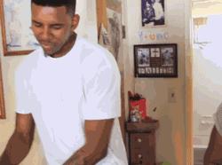DƬ